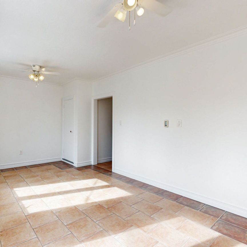 For Lease - 686A The Queensway N/A, Toronto, Ontario - Photo 1