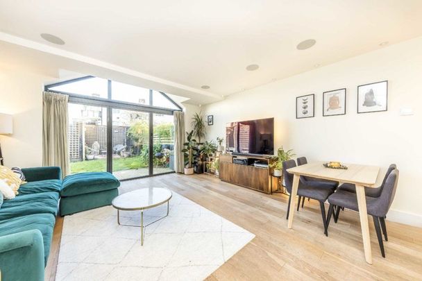 Saskia Mews, Peckham, SE15 - Photo 1