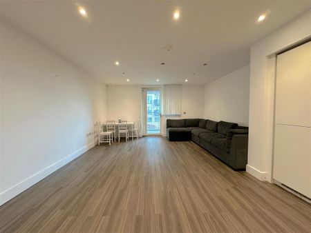 2 bedroom apartment to rent - Photo 2