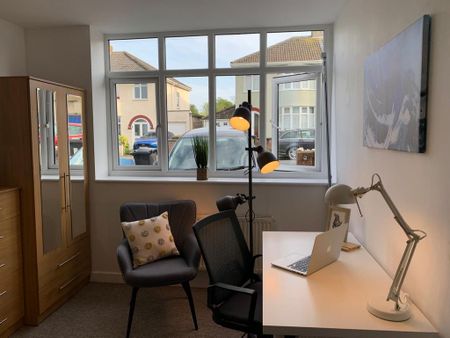 1 bedroom in a house share to rent - Photo 4