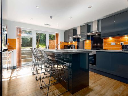 176 Westminster - Photo 4
