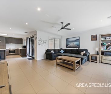 14 Eyre Place, Pakenham VIC 3810 - House For Rent | Domain - Photo 2