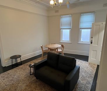 Petersham - Photo 1
