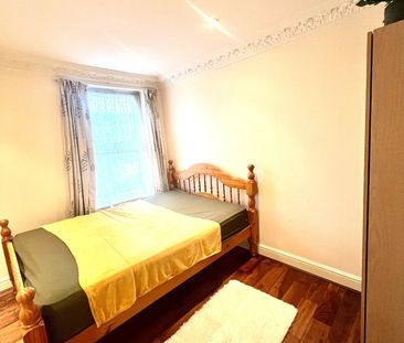 Room in a Shared Flat, Stunning Double Room In North Greenw, SE10 - Photo 2