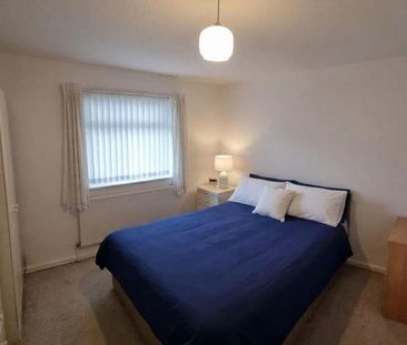 3 bedroom end of terrace house to rent - Photo 4