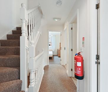 6 Bed Student Accommodation - Photo 6