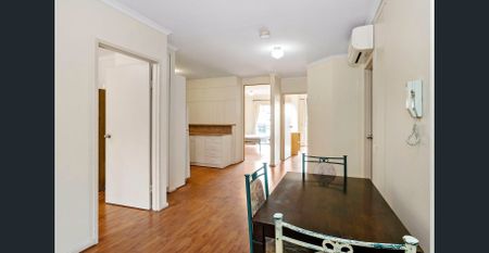 3 bedroom fully furnished apartment - great location! - Photo 2