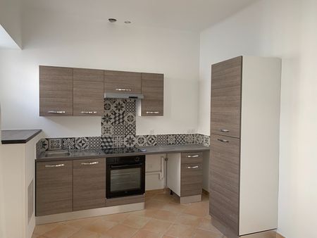 Location Maison 3 pièces 94m² NIMES 30000 - Photo 3