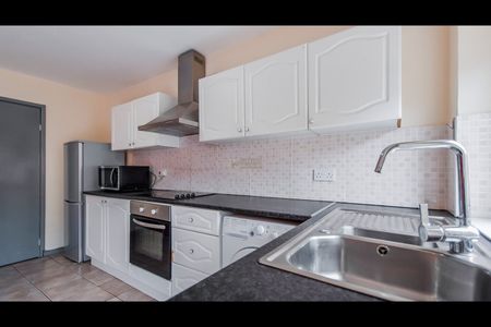 4 Bed Terraced House, Kelsey Close, B7 - Photo 5