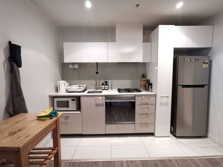 Spacious and comfortable living in 200 Spencer Street - Photo 2