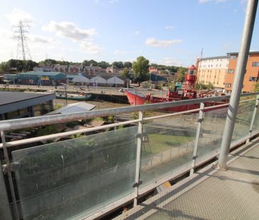 1 bed flat to rent in Quayside Drive - Photo 3