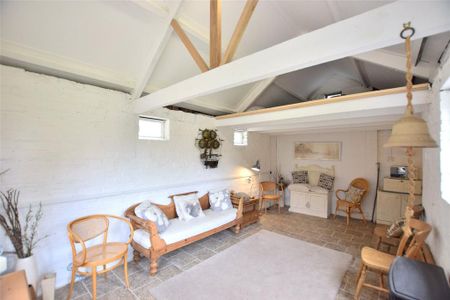 2 bedroom semi-detached house to rent - Photo 2