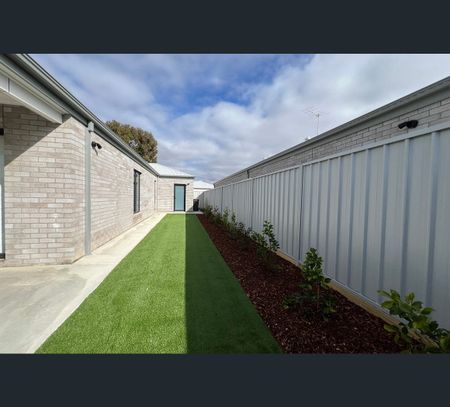 2/10 Giovanna Court, Irymple, Vic 3498 - Photo 2