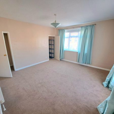 3 bedroom end of terrace house to rent - Photo 3