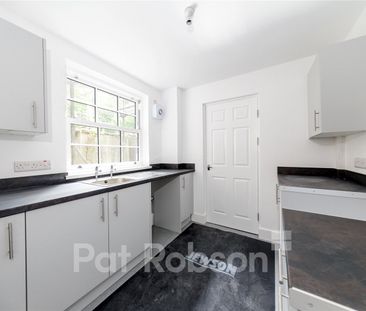 Busy Cottages, Jesmond - Photo 3
