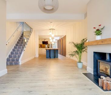 3 bedroom terraced house to rent - Photo 3