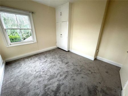 4 bedroom detached house to rent - Photo 3