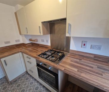 Cherry Crescent, Penllergaer, SA4 9FG, Swansea - Photo 3