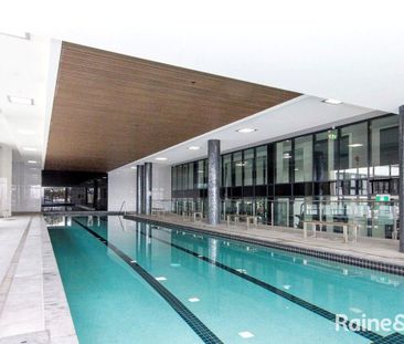 Stunning 1 Bedroom Apartment - Photo 2