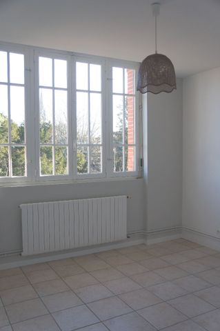 Location Appartement 3 pièces 80m² - Photo 2