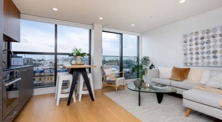 Central to so much - includes parking - Photo 3