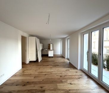 Helle 3-Zimmer-Neubauwohnung mit Terrasse, moderner Einbauküche & P... - Foto 5
