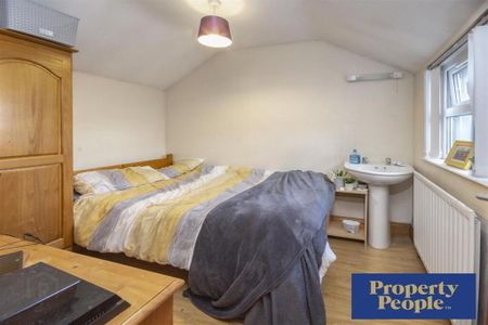 3, 28 Lawrence St, Belfast, BT7 1LF - Photo 2