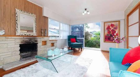 3 Spacious Rooms plus 3 utlity rooms - Photo 2