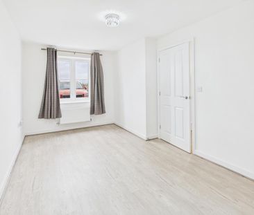 2 bedroom end of terrace house to rent - Photo 4