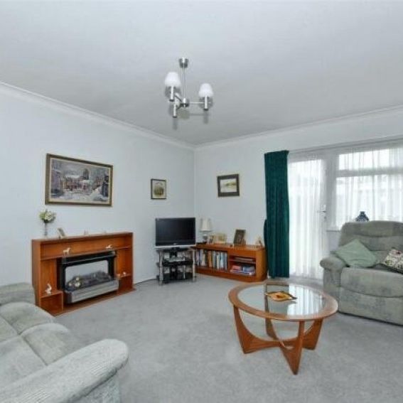 Chessfield Park, Amersham,HP6 - Photo 1