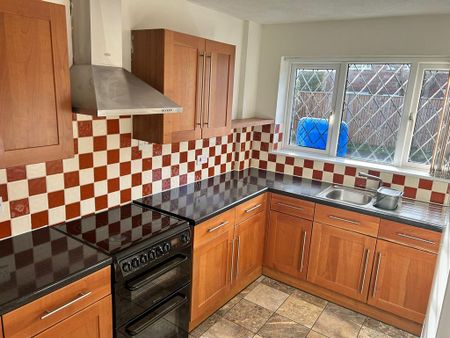 3 bedroom detached house to rent - Photo 4