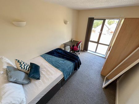 1 bedroom in a house share to rent - Photo 3