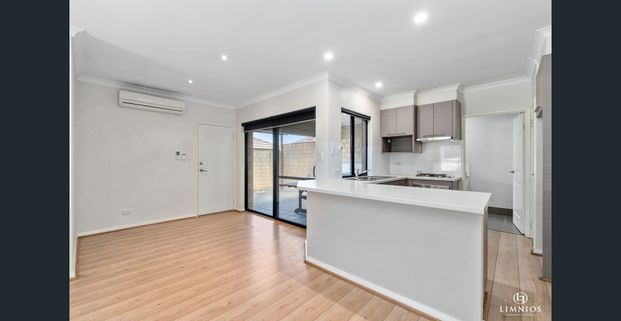 Stylish and Modern 3-Bedroom Villa for Rent - Photo 1