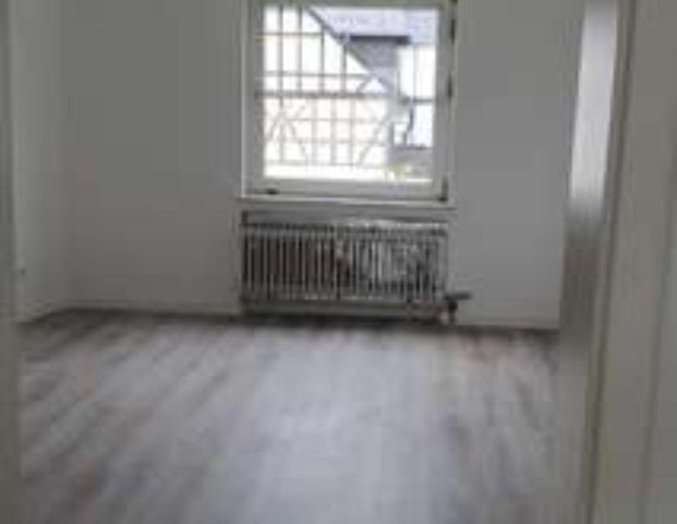 Helle 2-Zi.-Wohnung mit Balkon in Höhr-Grenzhausen - Photo 1