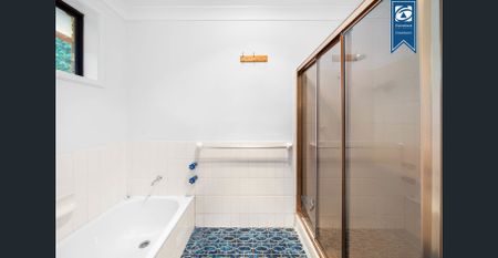 Spacious 3-Bedroom Home with Pool & Alfresco Living - Photo 3