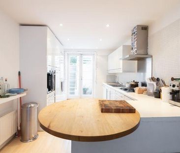 4 bedroom terraced house to rent - Photo 5