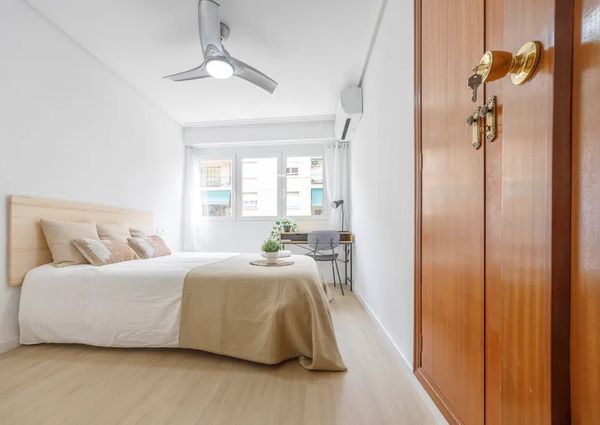 Carrer Vall de Laguar, Valencia, Valencian Community 46009