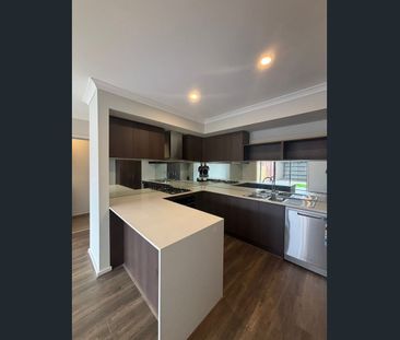 19 Selma walk, Donnybrook, Vic 3064 - Photo 5