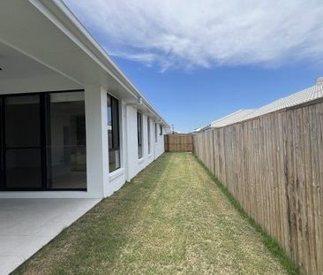 Brand New large 4 Bedroom House in The Village, Jimboomba. - Photo 5