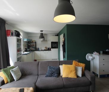 Een appartement op de 1ste verdieping met 2 slaapkamers, terras en ... - Foto 2