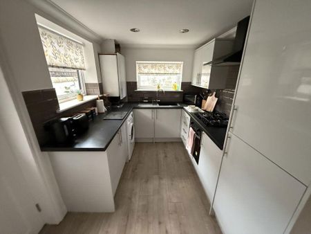 2 bedroom terraced house to rent - Photo 5