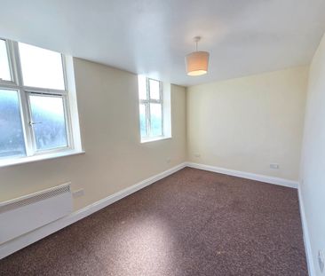 2 Bed Flat, Bromley Road, BR1 - Photo 4