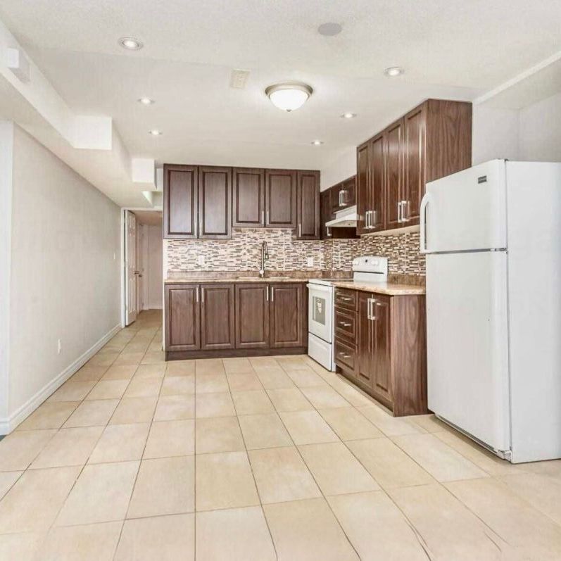 For Lease - 4289 Guildwood Way Unit# Lower, Mississauga, Ontario - Photo 1