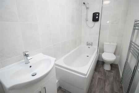 3 Bedroom House - End Terrace - Photo 5