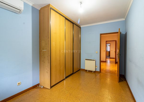 Apartamento T3 com Amplas Áreas