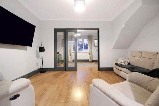 3 bedroom semi-detached house to rent - Photo 1