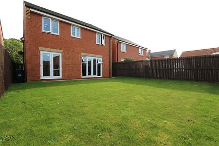 4 bed detached house to rent in Nightingale Road, Guisborough, TS14 - Photo 3