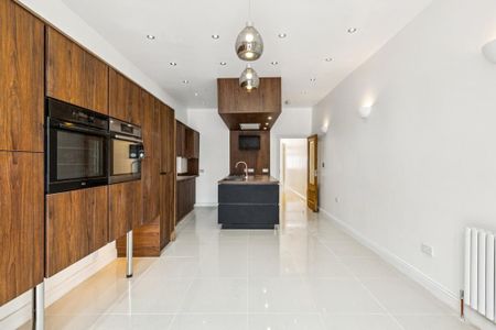 5 bedroom end of terrace house to rent - Photo 5