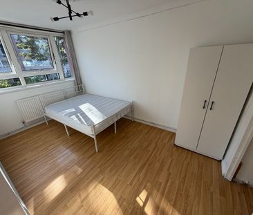 Room in a Shared House, Brabazon St, E14 - Photo 3