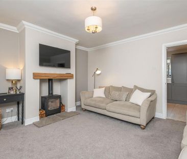 4 bedroom property to rent - Photo 1